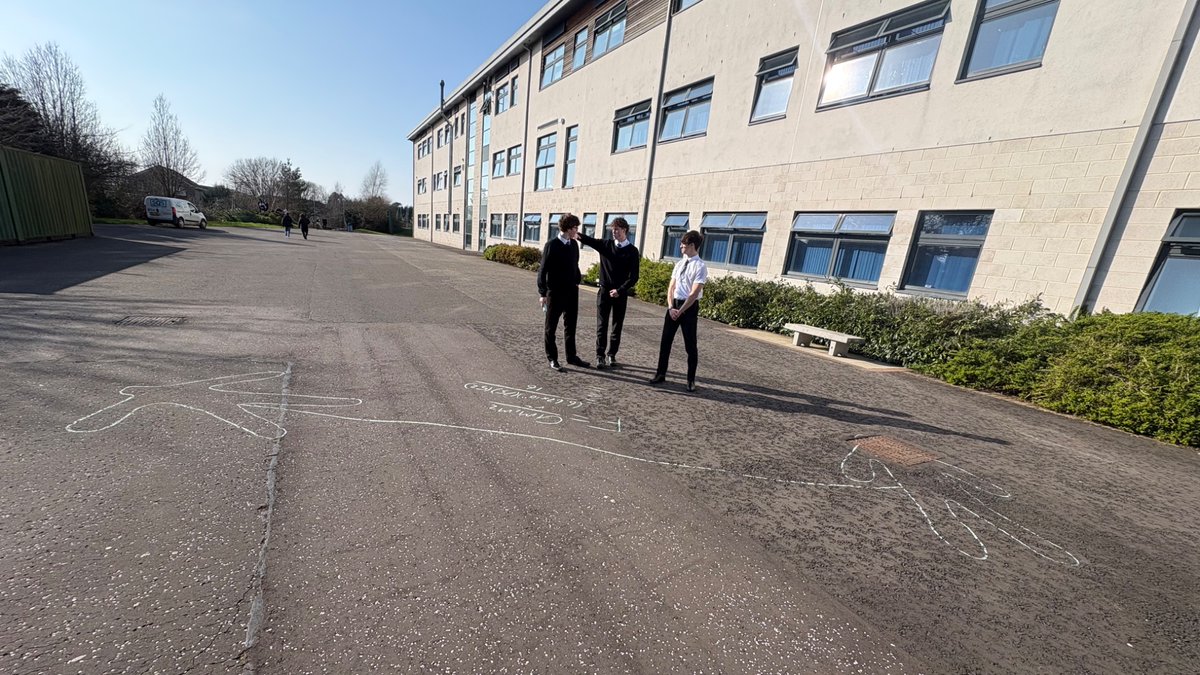 Mrs Wallace 🪐 tweet media