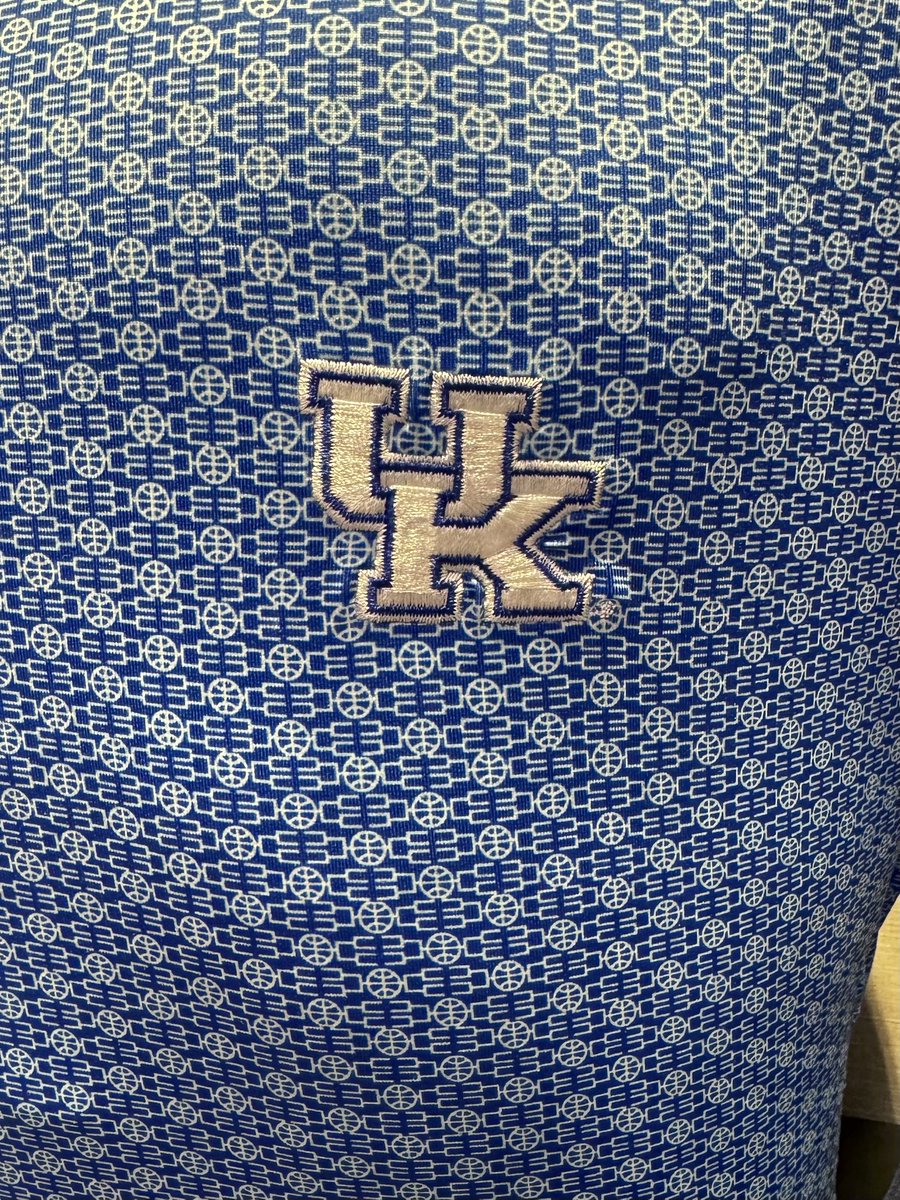 Logan's of Lexington tweet media