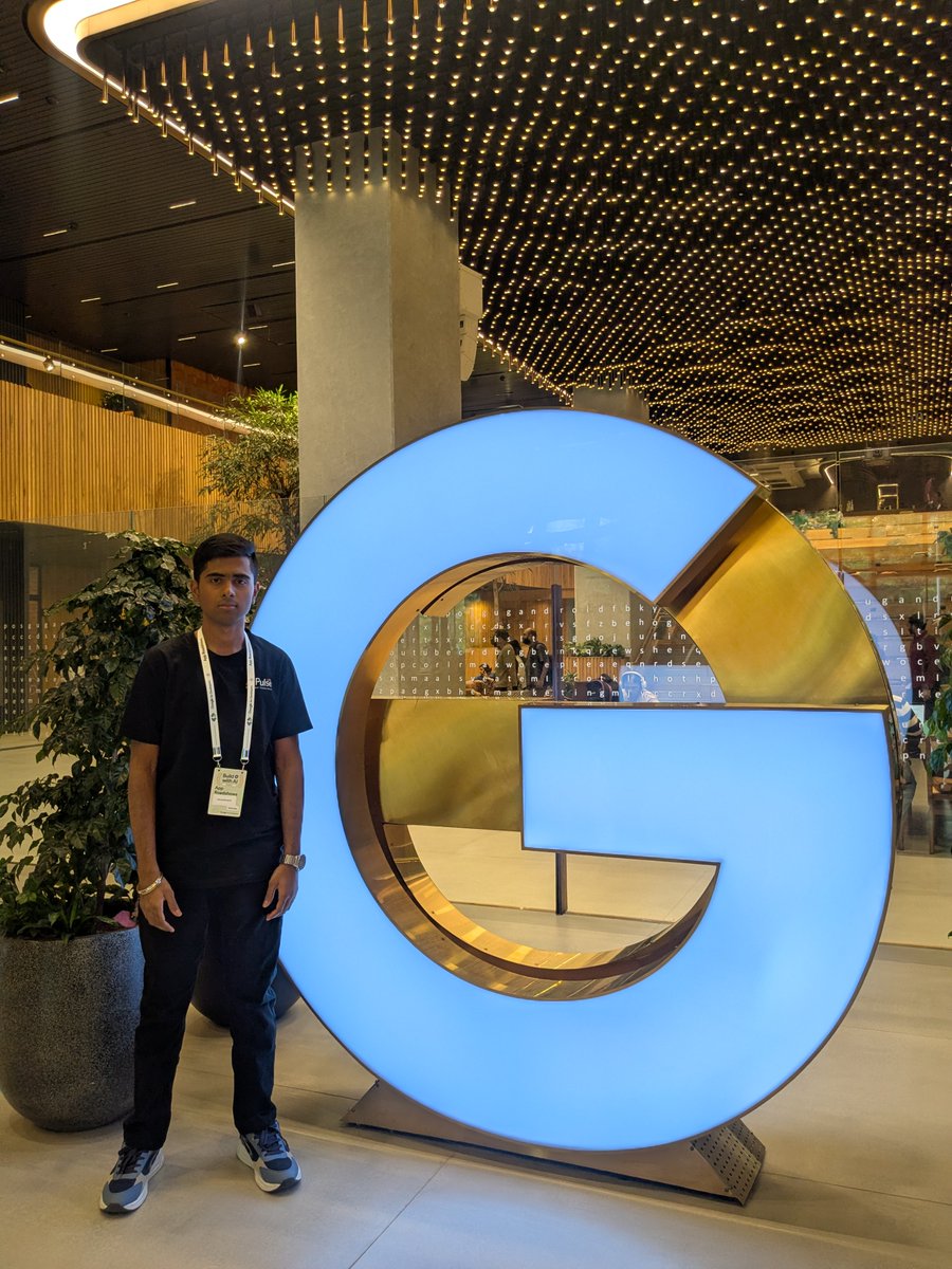 hamsadhwaj's tweet photo. Stepped into the future at @Google Ananta for #BuildWithAI App Roadshows by @GoogleDevsIN!🚀

This workspace in #Bengaluru is on another level, straight-up #Innovation🔥

Built with #AI and got hands-on with @antigravity🤯

Days like this hit different, this is why we #build💡 https://t.co/wlaQyEcrZS