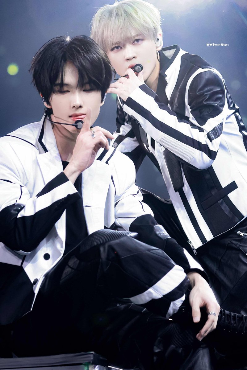chenjistars's tweet photo. DEPRESSION IS OVER I'M BACKKK https://t.co/NAU51SfVfg