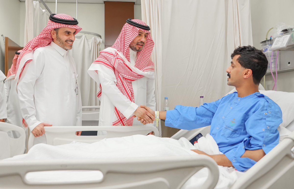 moimsgovsa's tweet photo. 📷| #الخدمات_الطبية بوزارة الداخلية تشارك المرضى المنومين فرحتهم بمناسبة عيد الفطر المبارك. https://t.co/Bmi0wKufDT