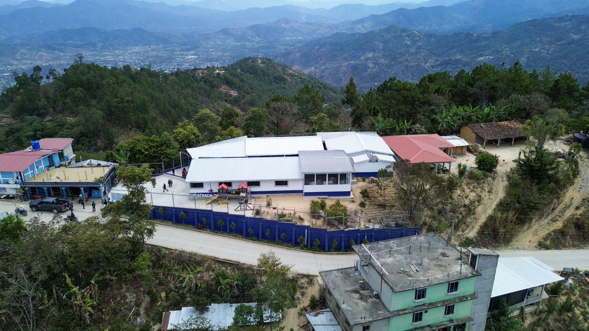🏫✨ Entregamos los trabajos de remozamiento en la EORM del caserío Chuachacalte, aldea Tres Cruces, Cubulco, Baja Verapaz.
Más espacios dignos y seguros para la educación de la niñez. 📚💙
#Educación #Guatemala #BajaVerapaz