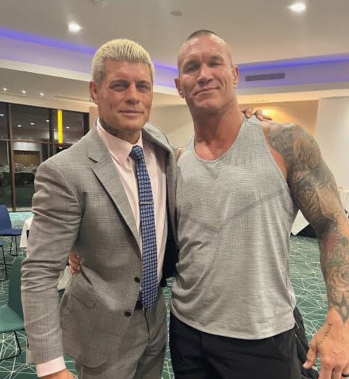 Chris ⚡ tweet media