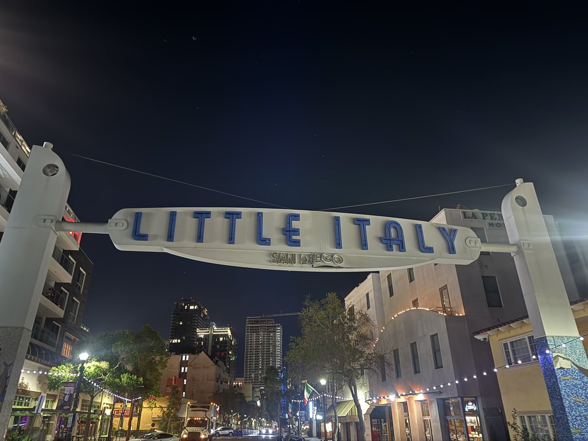 Coach Hop tweet media