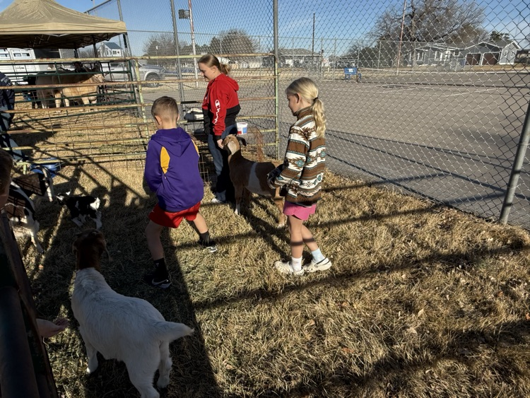 Arapahoe-Holbrook Public School (NE) tweet media