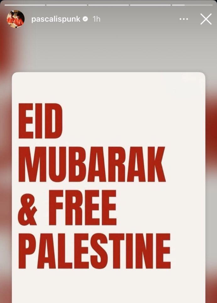 𝐳𝐨𝐞 tweet media