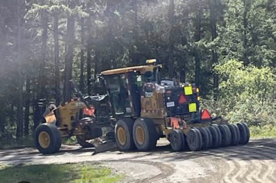 YRBKT's tweet photo. We’re currently seeing challenging gravel road conditions across the Central Kootenays due to heavily saturated road surfaces Excess moisture from recent snow and rain has led to potholes rutting, and soft sections making travel difficult in some areas.

Please drive with caution https://t.co/E7seOqtFNt