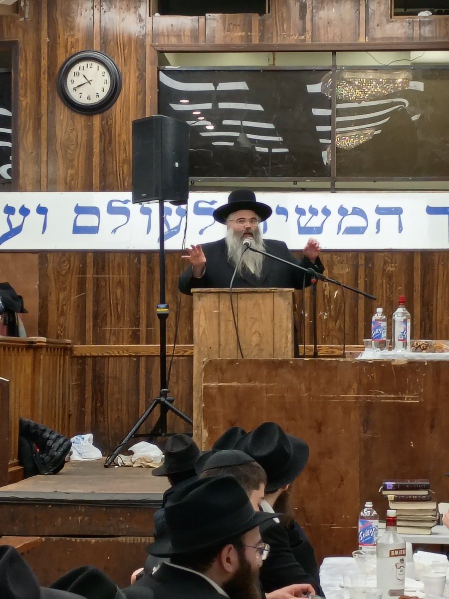 Hasidic tweet media