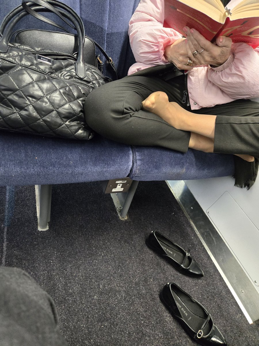 Sir Trouser-Ruffles tweet media