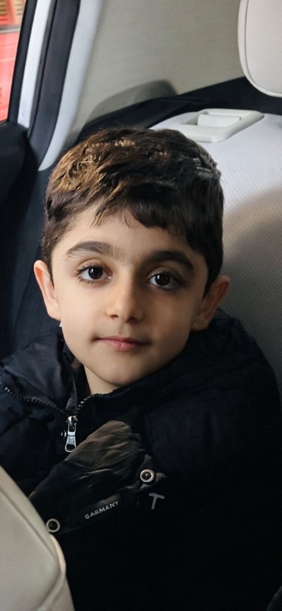 khaledalghafli's tweet photo. احزنني هذا الطفل يوسف بعدم  باكتمال المبلغ قبل العيد ولم يكتمل الى الان ، ولكن يمكننا الاستمرار بنشر حالته حتى يتلقى العلاج اتمنى يا اخواني ان لاتمررون  الا بالمساهمه ونشرتوها همتكم اخواني فرحوا قلب امه الاسم : يوسف حيدر

رابط المساهمة موثق من الدولة : 
https://t.co/HIJ1d3XKk3 https://t.co/qYtqvVH5m4