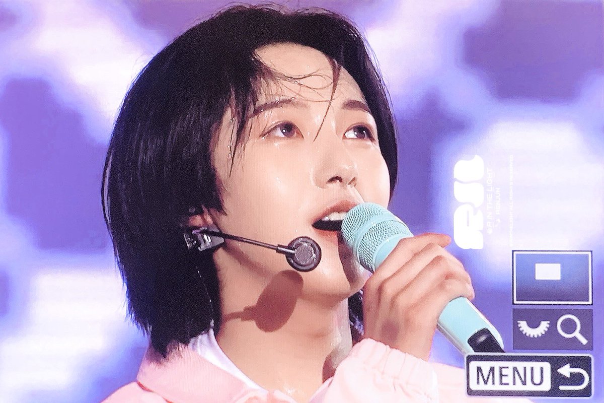 𝙍 𝙄𝙉 𝙏𝙃𝙀 𝙇𝙄𝙂𝙃𝙏. tweet media