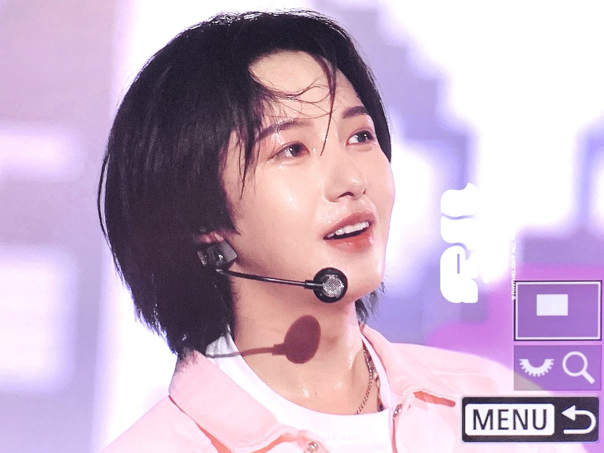 𝙍 𝙄𝙉 𝙏𝙃𝙀 𝙇𝙄𝙂𝙃𝙏. tweet media