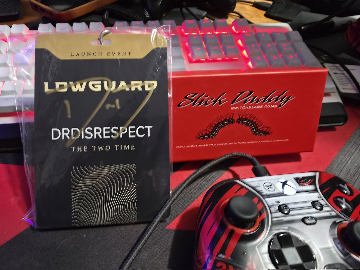 6foot8GREAT's tweet photo. @DrDisrespect Signature on the badge, slick daddy in the hand, and nothing but blonde-banged punk bitches in the rearview mirror. Yayayayayayayaya!

We’re not just playing the game; we’re taking it over. Firm handshakes all around. 🤝 @DrDisrespect

​#DrDisrespect #ChampionsClub #TheTwoTime https://t.co/r3yESsyiES