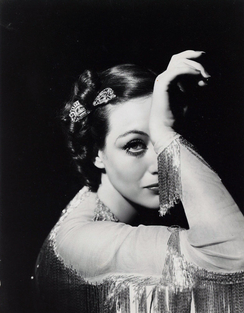 𝑵𝒐𝒔𝒕𝒂𝒍𝒈𝒊𝒂 tweet media