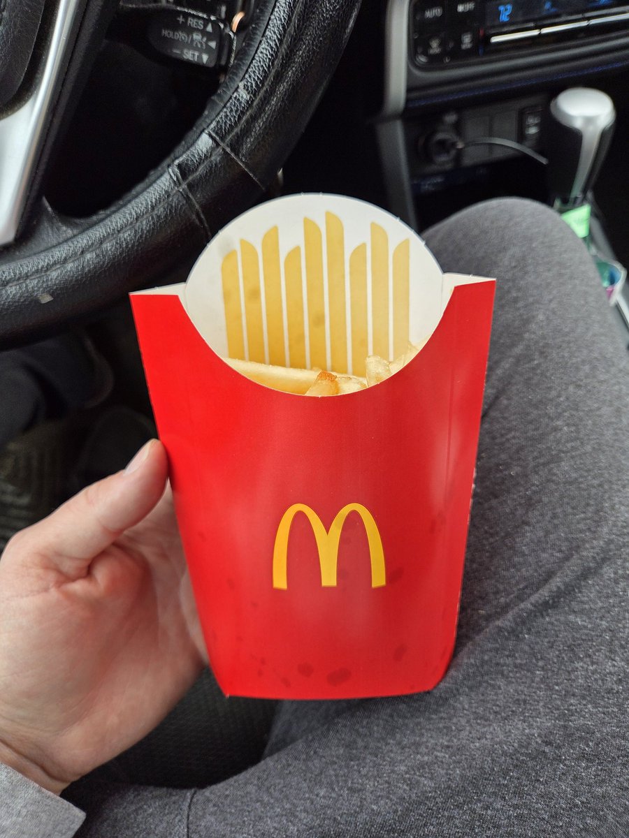 I swear 75% of the time you go to Mcdonalds and get a large fry this is what you get. Might as well just give me a medium
