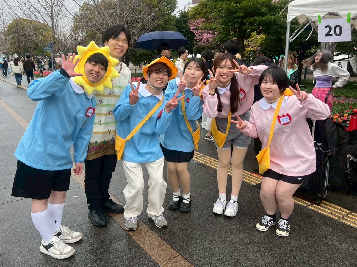 aaaaaasobo_jp's tweet photo. 🌈🎤
\ #50Fes2026 ありがとう〜！/

おだいばで うたえて、けんがいのみなさんにも みてもらえて とっても うれしかったです🌈

さいごは みんなで うちあげ ＆ きんめだるで きねんしゃしん🥇📸

これで わたしたちの かつどうも ひとくぎり。
たくさんの おもいでを ありがとう🌸 https://t.co/sirvsVnPda