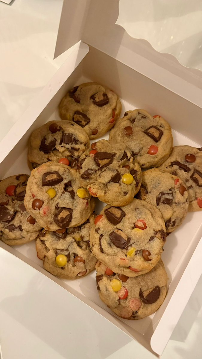 Christos tweet media