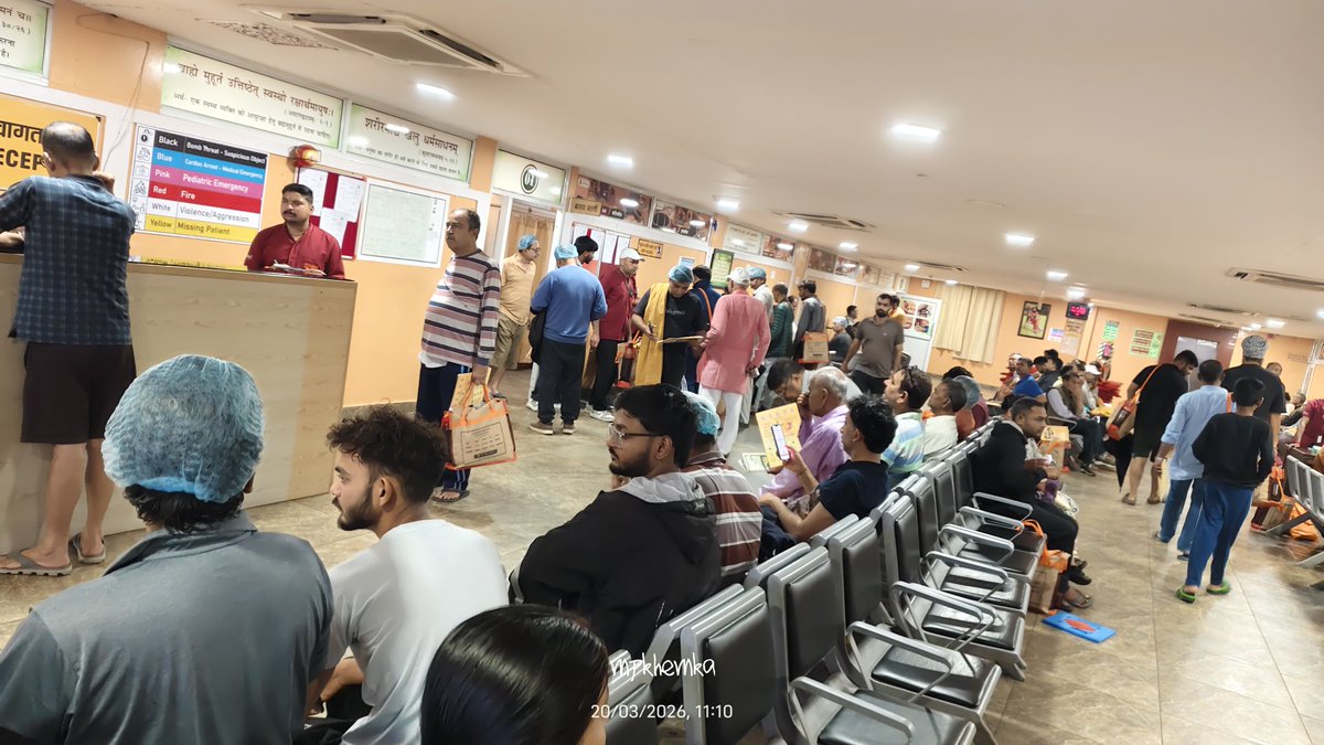 mpkhemka's tweet photo. @yogrishiramdev I have visited 3-4 times both Yoggram and Ph 2. But was disappointed to see the age old systems and wastage of manpower and resources,I have made some suggestions, attached herewith and also some photos of the ques there https://t.co/SaxkGpev30