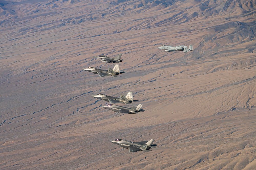 corneredtiger12's tweet image. Iran just tagged a US F-35 mid-mission.That is a first real hit on stealth ever. Pilot safe, jet limping home. USA's 'invisible' billion-dollar toy? Not so invisible. Who's laughing now? #F35 #IranWar #TechFail