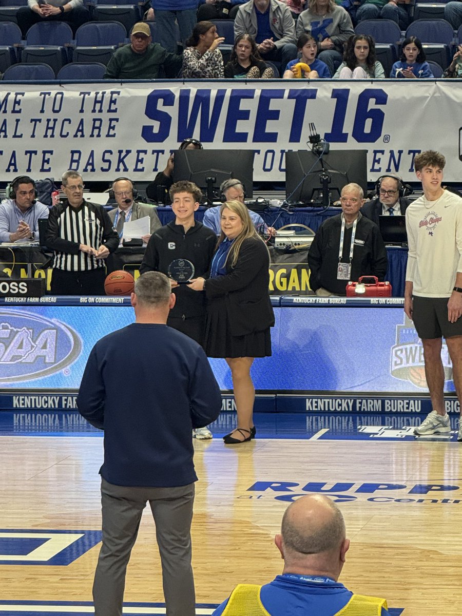 Cov Cath Hoops tweet media