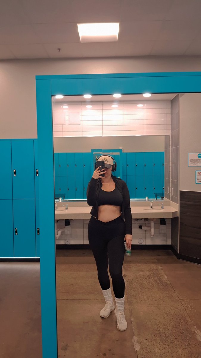 𝓰𝓪𝓫𝓫𝔂⁹ 🏒✨️ tweet media