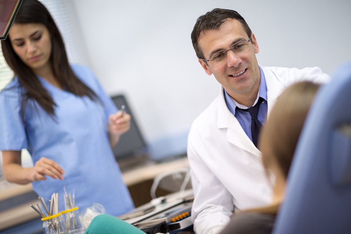 KoR_Whitening's tweet image. Sometimes the results speak for themselves. See how KöR Whitening helped a dentist restore a patient’s confident smile:

zurl.co/lColm
#SmileTransformation #Dentistry