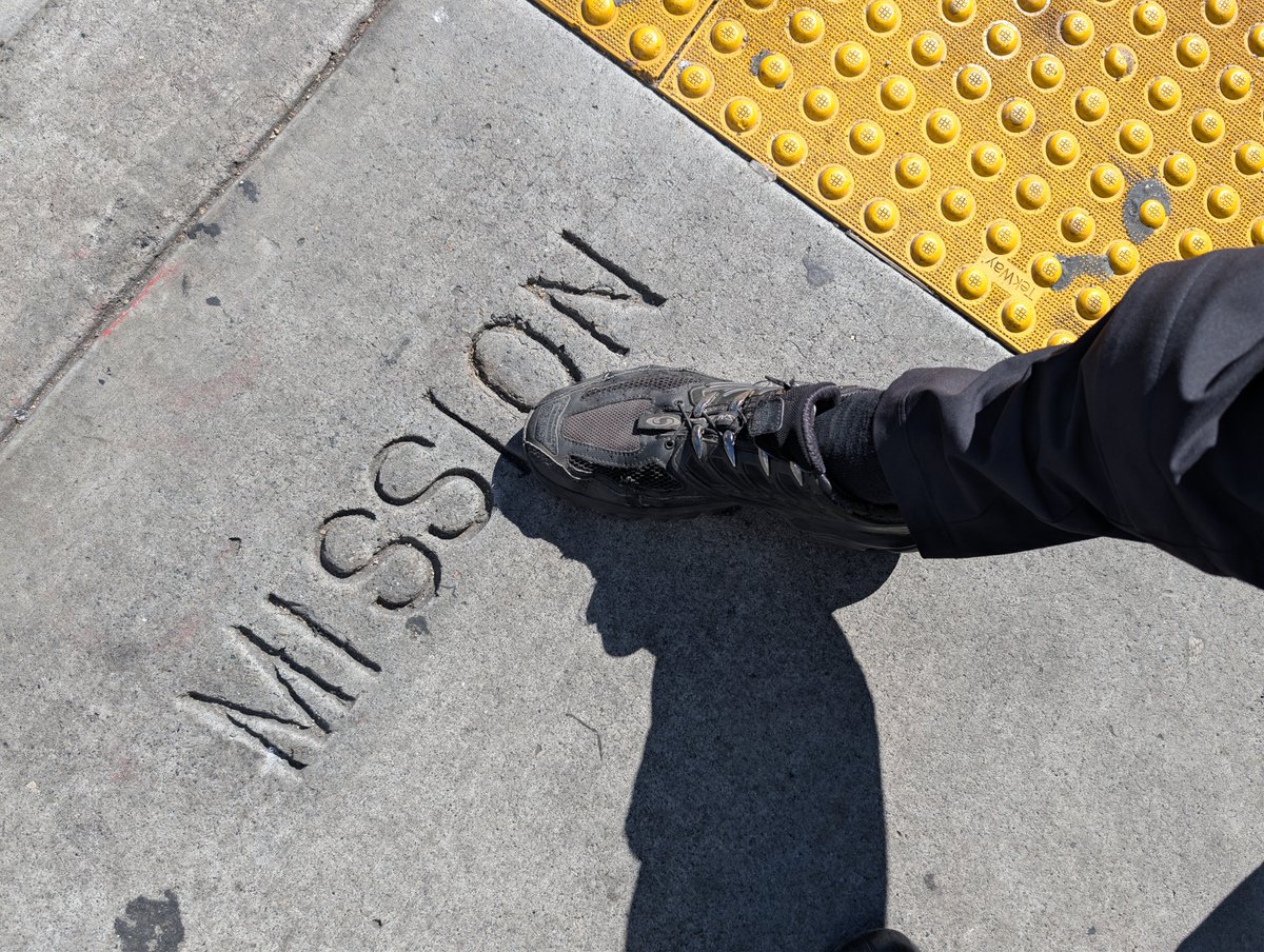 👁️ autosurveillant 👁️ tweet media