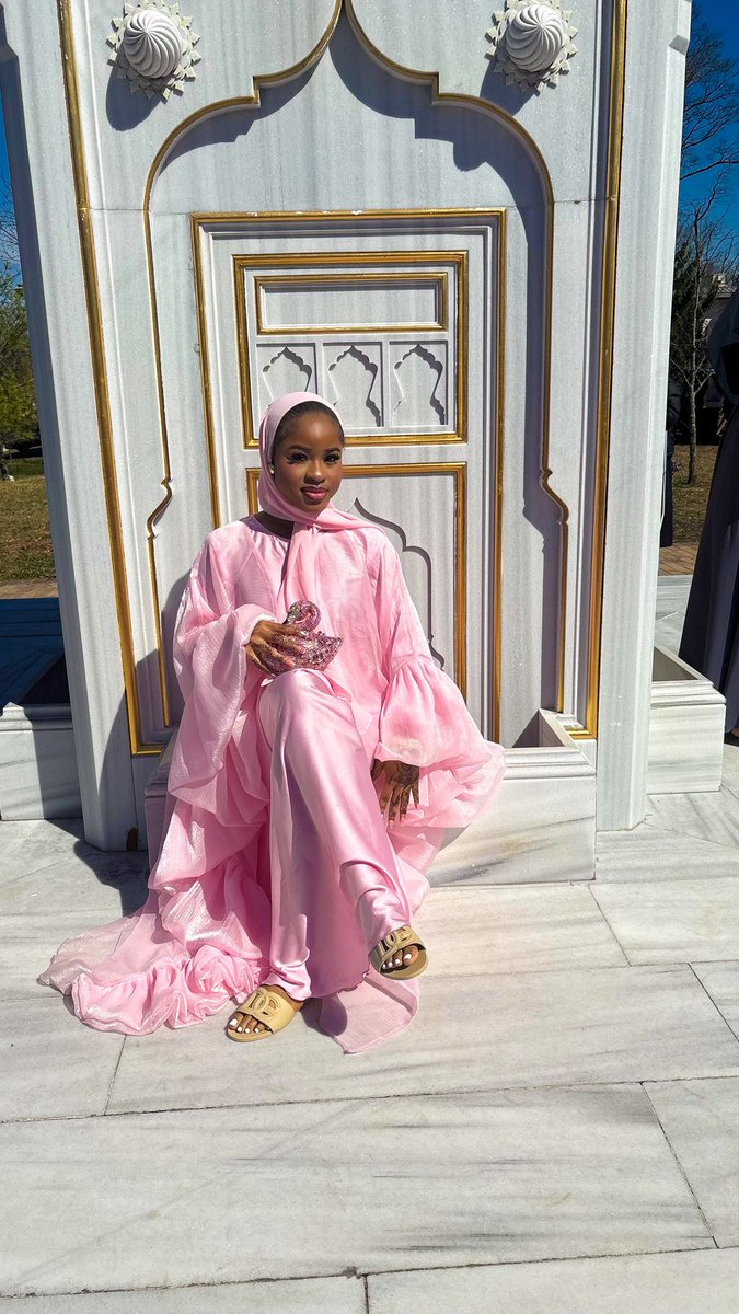 islamiyaaaah's tweet photo. eid mubarak 💅🏽 https://t.co/AVnpGa1Eiz