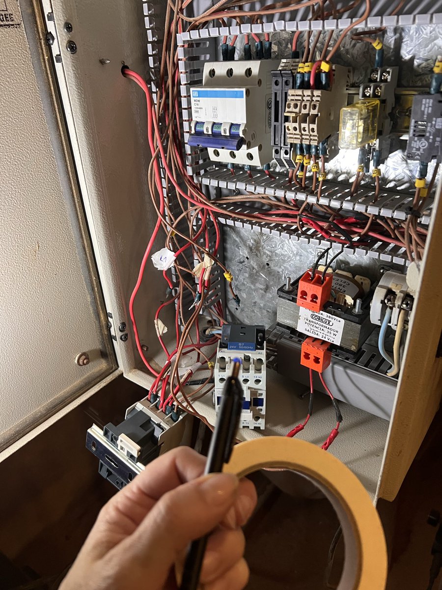 Ajiputapario100 tweet media