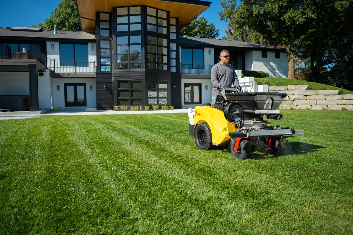 ZTurfEquipment's tweet photo. Spring is on. 

Make every pass count with Z-Spray. 

Learn more at https://t.co/jJlDoiAFZv or your local dealer.

#FirstDayOfSpring #Exmark #TeamExmark #ZSpray https://t.co/brOqrNuYdC