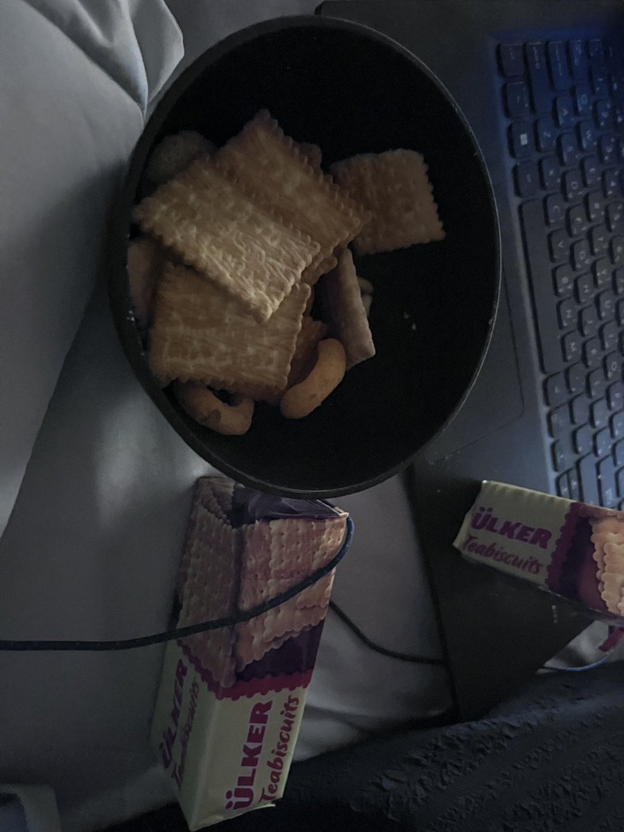 1283940504938282761628495060502725183055029278305я tweet media