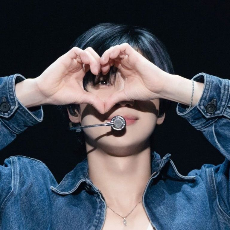 TAEMIN BASE tweet media