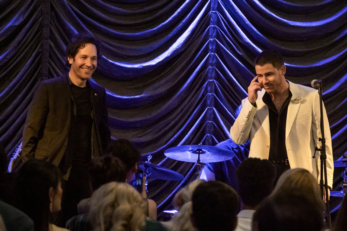 TheFilmStage's tweet image. John Carney's #PowerBallad, starring Paul Rudd and Nick Jonas, leans into the natural chemistry of its leads while exploring the cost of stardom, ownership, and identity within the music industry.

Read @FinkJohnJ's review from the #SXSW premiere: thefilmstage.com/sxsw-review-pa…