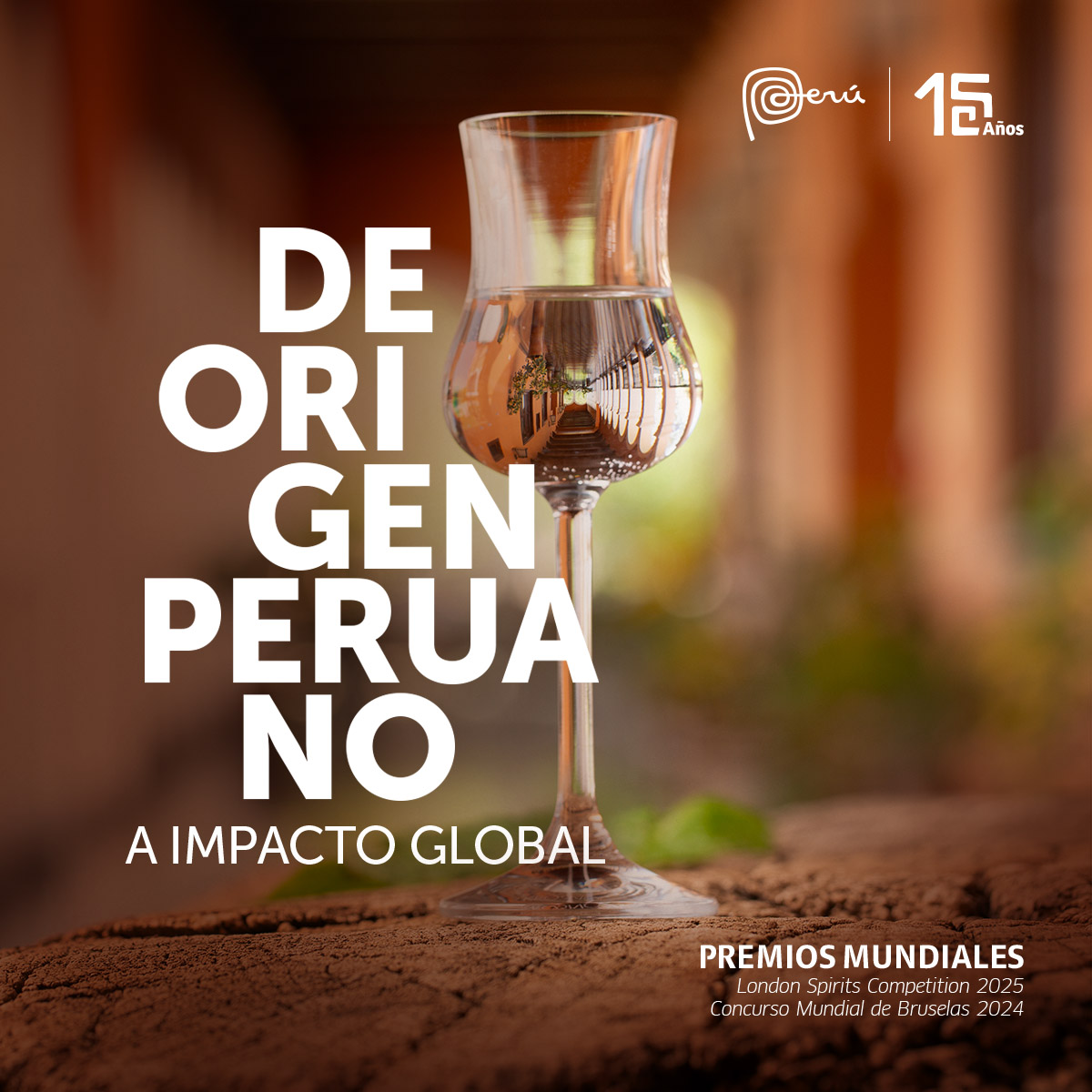 marcaPERU's tweet photo. Nuestra esencia destilada para el mundo. 🍇🇵🇪
El #Pisco no es solo una bebida; es historia viva y el alma de nuestras celebraciones. 🥂 Hoy brindamos porque ese brillo, nacido en nuestros valles, sigue conquistando los paladares más exigentes, sumando prestigiosos reconocimientos en la London Spirits Competition 2025 y el Concurso Mundial de Bruselas 2024. 🏆

Marcas existen miles, pero solo una lleva el carácter y la alegría de todo un país a cada rincón del planeta. ¡#MarcaPerú, 15 AÑOS IMPULSANDO LO QUE SOMOS! ✨

#DeOrigenPeruano #Los15DeMarcaPerú