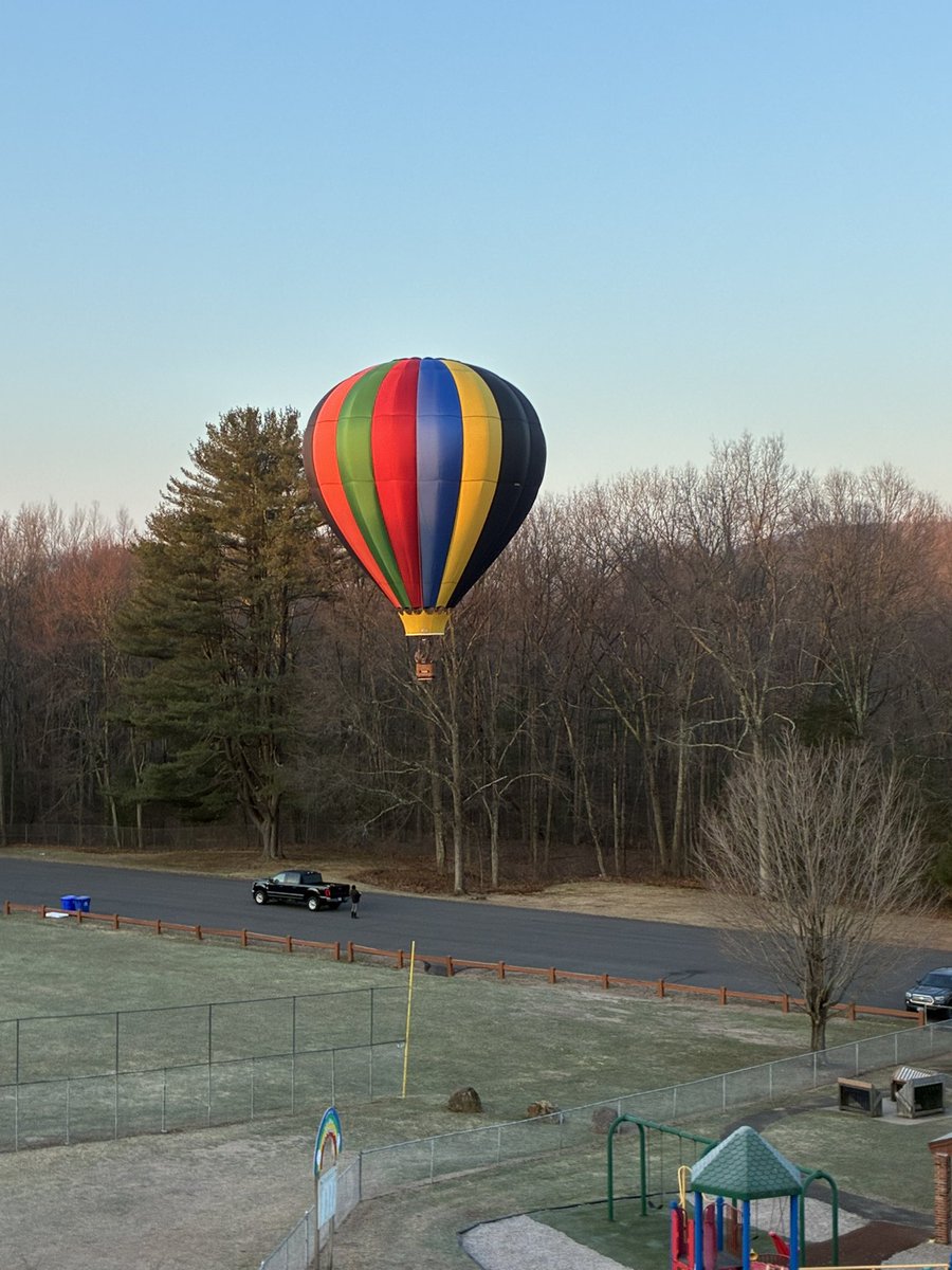CTBallooning's tweet photo. Great way to finish the last couple hours of winter!
#ctballooning #ctballoonrides #balloonrides #hotairballoon #ballooning #bucketlist #ctbucketlist #ctvisit #onlyinct #connecticutlife #localconnecticut #onlyinconnecticut #exploreCT https://t.co/cW7Hdmbejo
