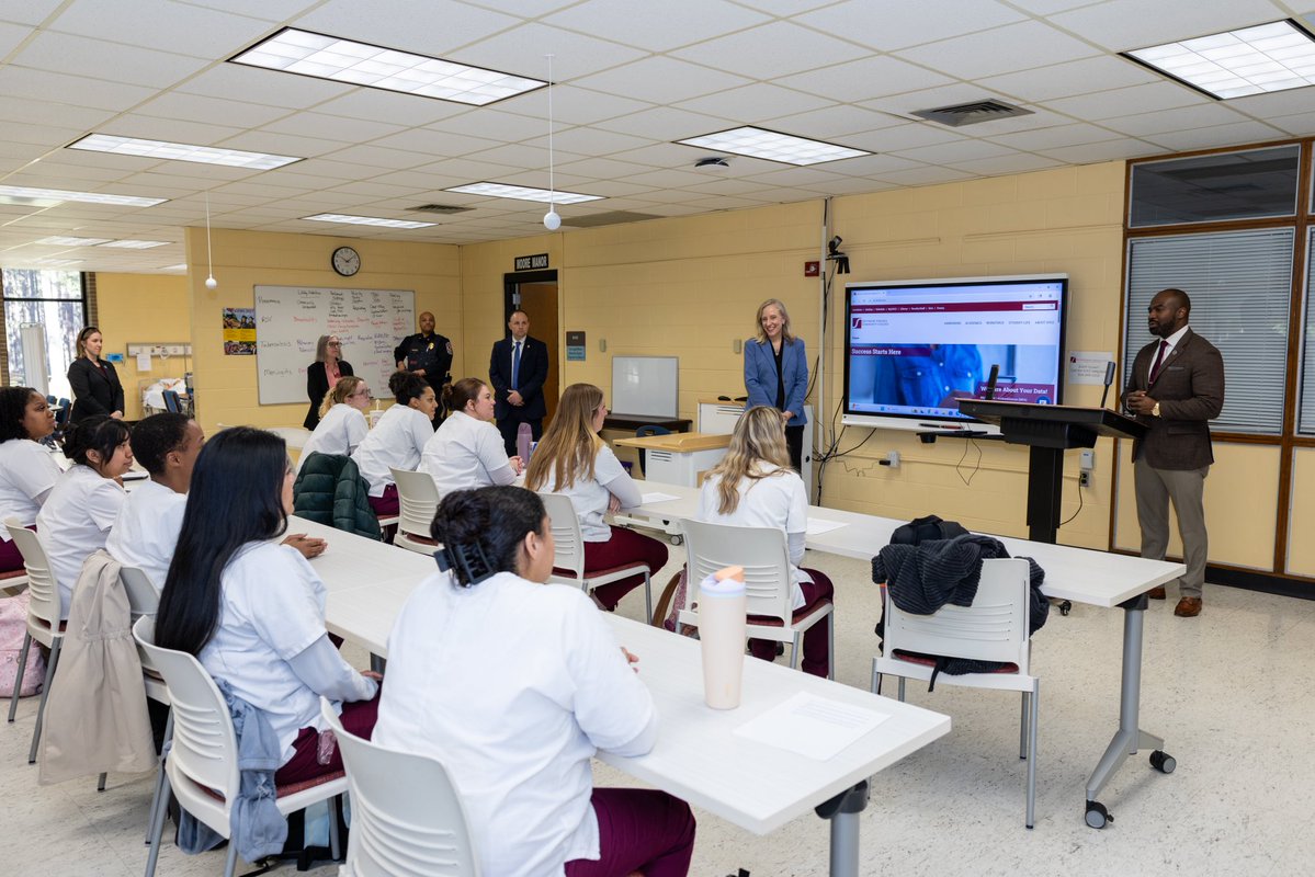 Governor Abigail Spanberger tweet media