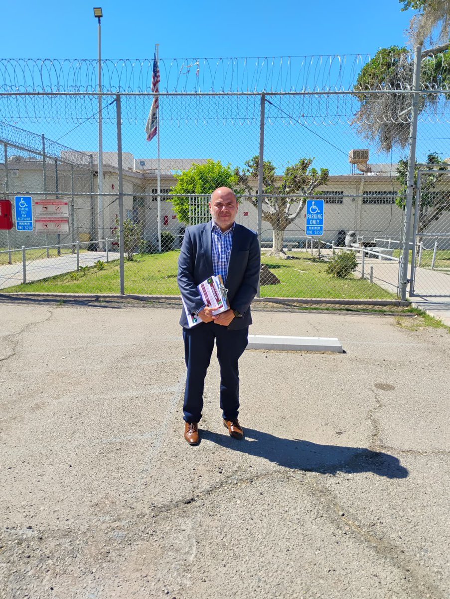 Consulado de México en Caléxico tweet media