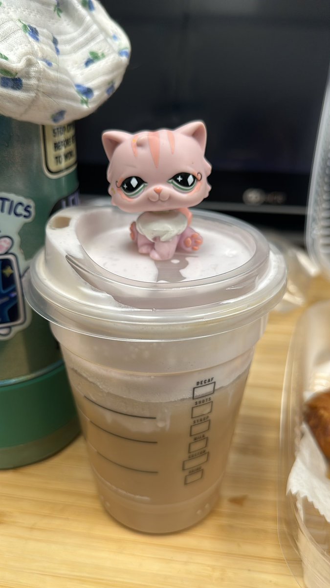 cashbuglps's tweet photo. 😸😸 https://t.co/n9fLWJ2oq1