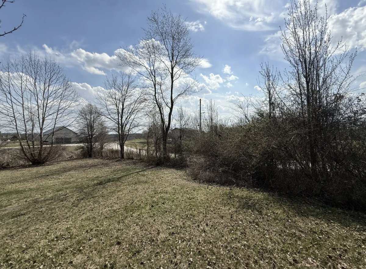 oldhouseunder50's tweet image. Rural 1980s #Kentucky Brick #Ranch on 1 #Acre – $85K. oldhousesunder100k.com/rural-1980s-ke…
