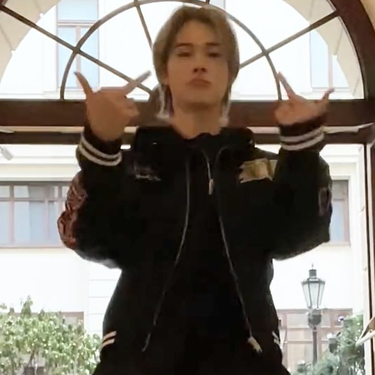 📌Tomorrow we might get all our answers! 21st March is a crutial day for us!! So y'all repost and drop tags as much as possible!! Think of it as it's our last move! (tho it's not but we gotta make a huge impact for tomorrow)

Let's gaurrr my big girls!!!!!! Let's fuck up BE:SHIT