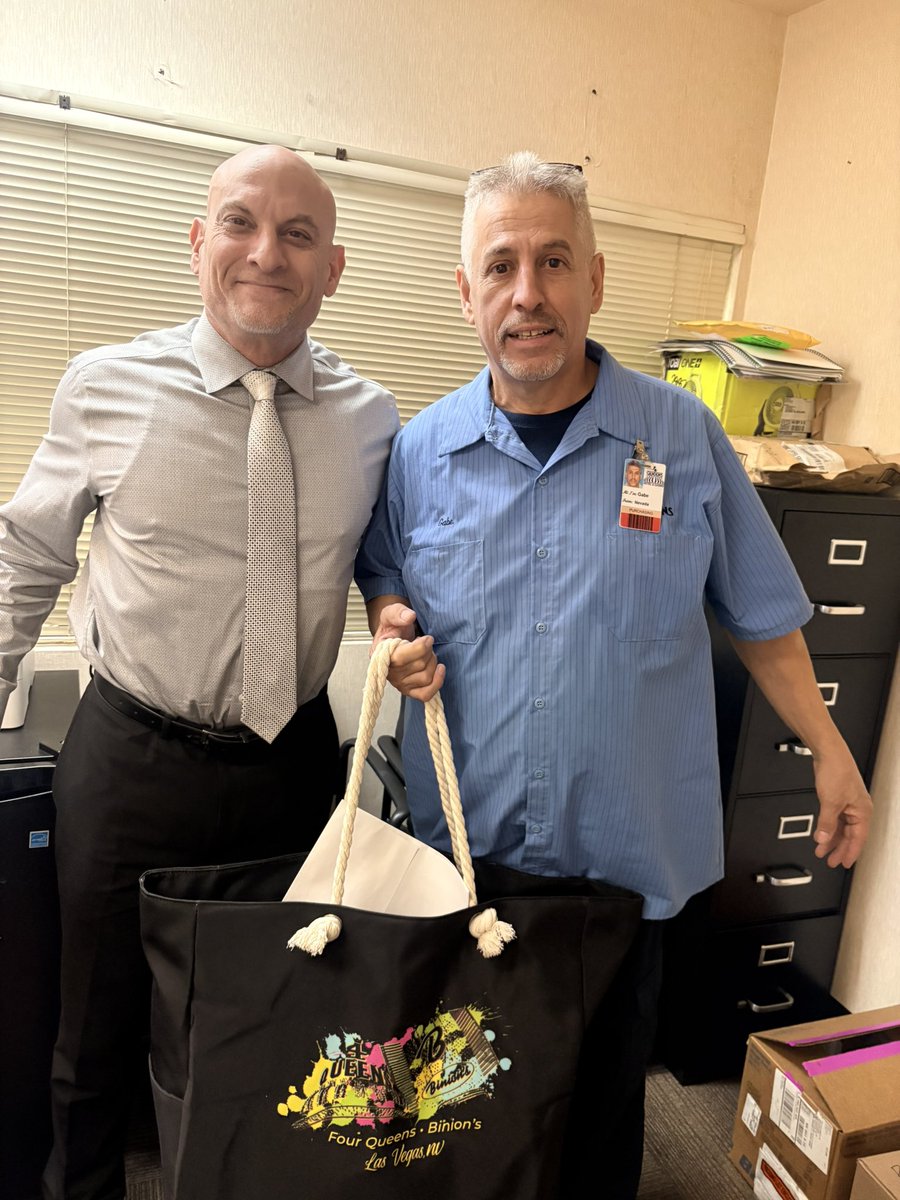 Four Queens Hotel & Casino tweet media