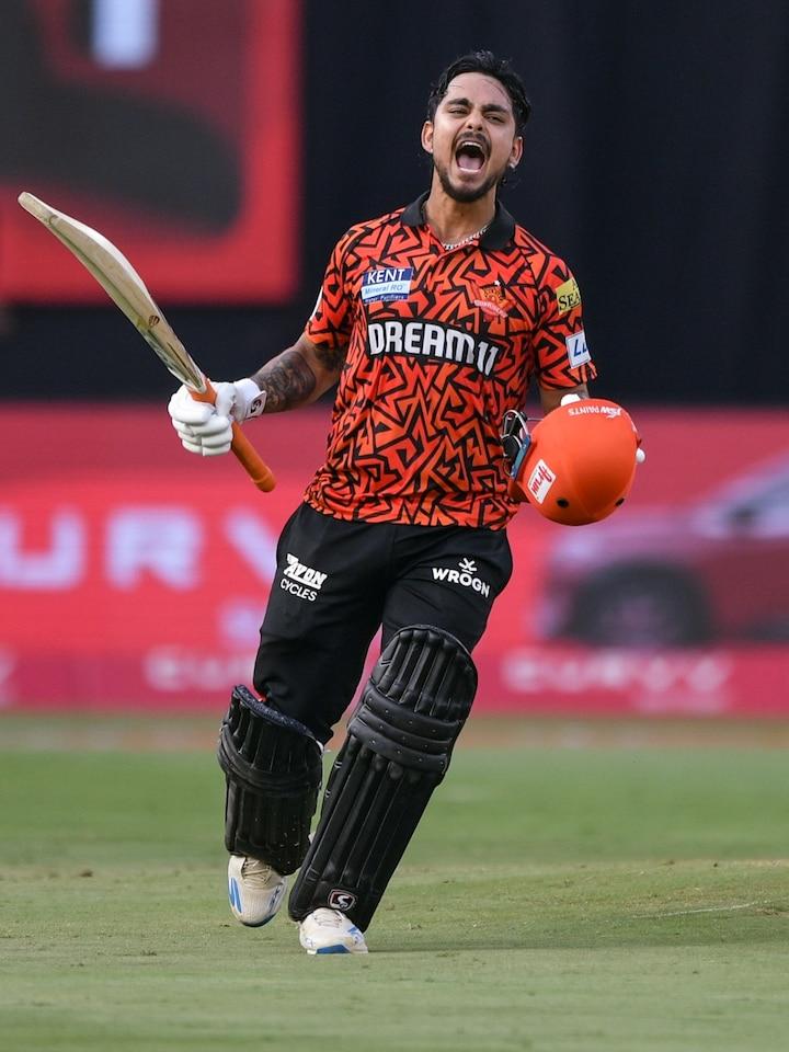 सृष्टि रॉय tweet media