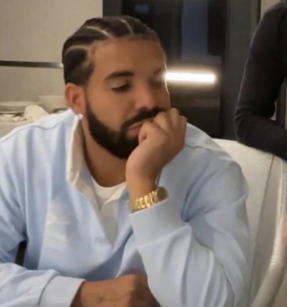 I think the funny part about seeing black women running to cape for Taylor without knowing her  is that she’s a trump supporter 😭😂