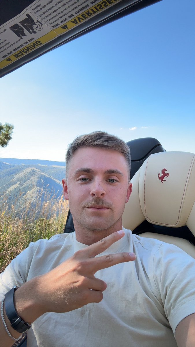 Logan Laj tweet media
