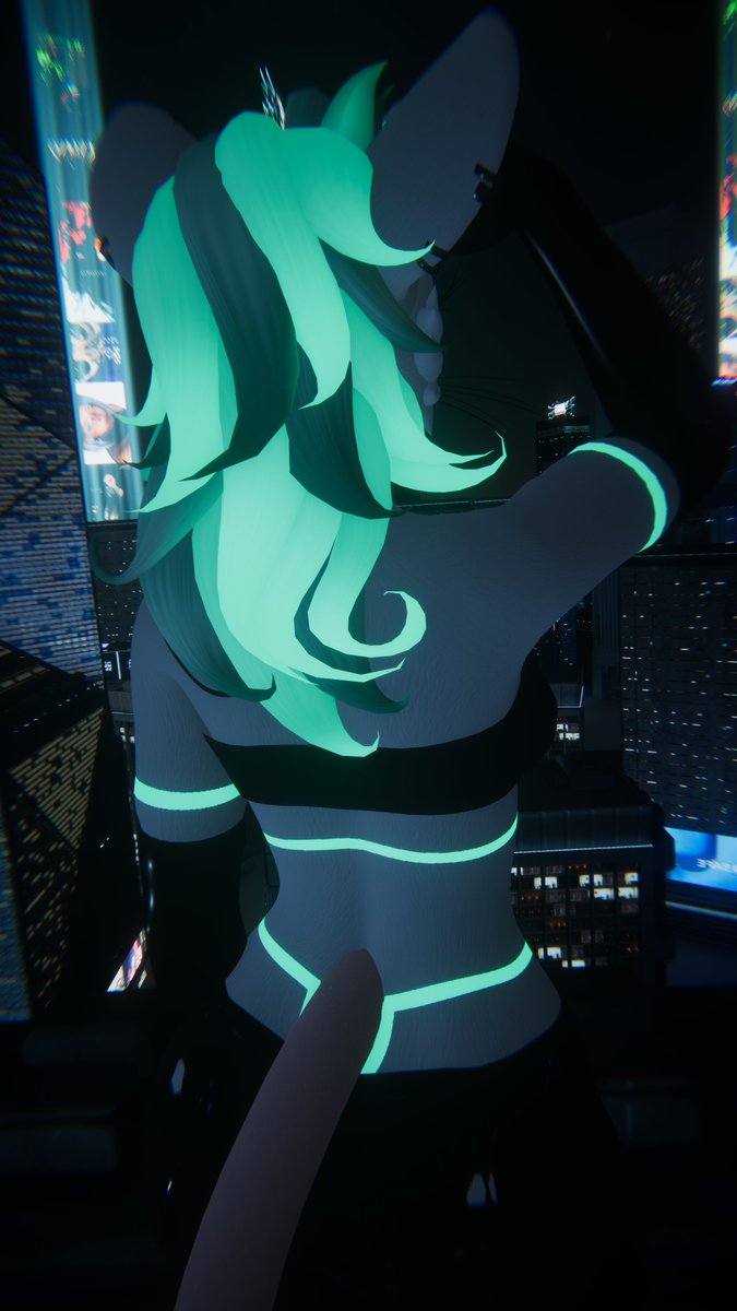 Vee, the Shapeshifter 🔞 tweet media