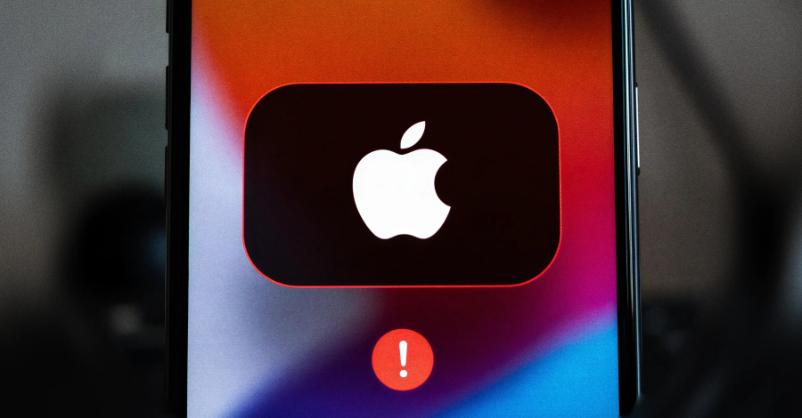 FarVisionNetwks's tweet photo. https://t.co/ubd3VJqs4f  Apple is urging users who are still running an outdated version of iOS to update their iPhones to secure against web-based attacks carried out via powerful exploit kits like Coruna and DarkSword.  
#cybersecurity #apple https://t.co/6CG1ZL1hac