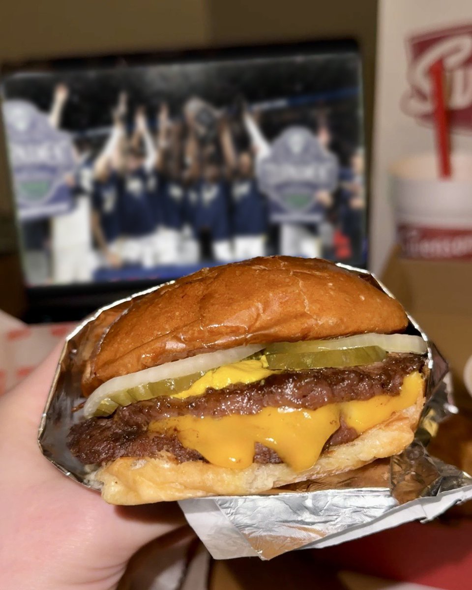 Swensons Drive-In tweet media