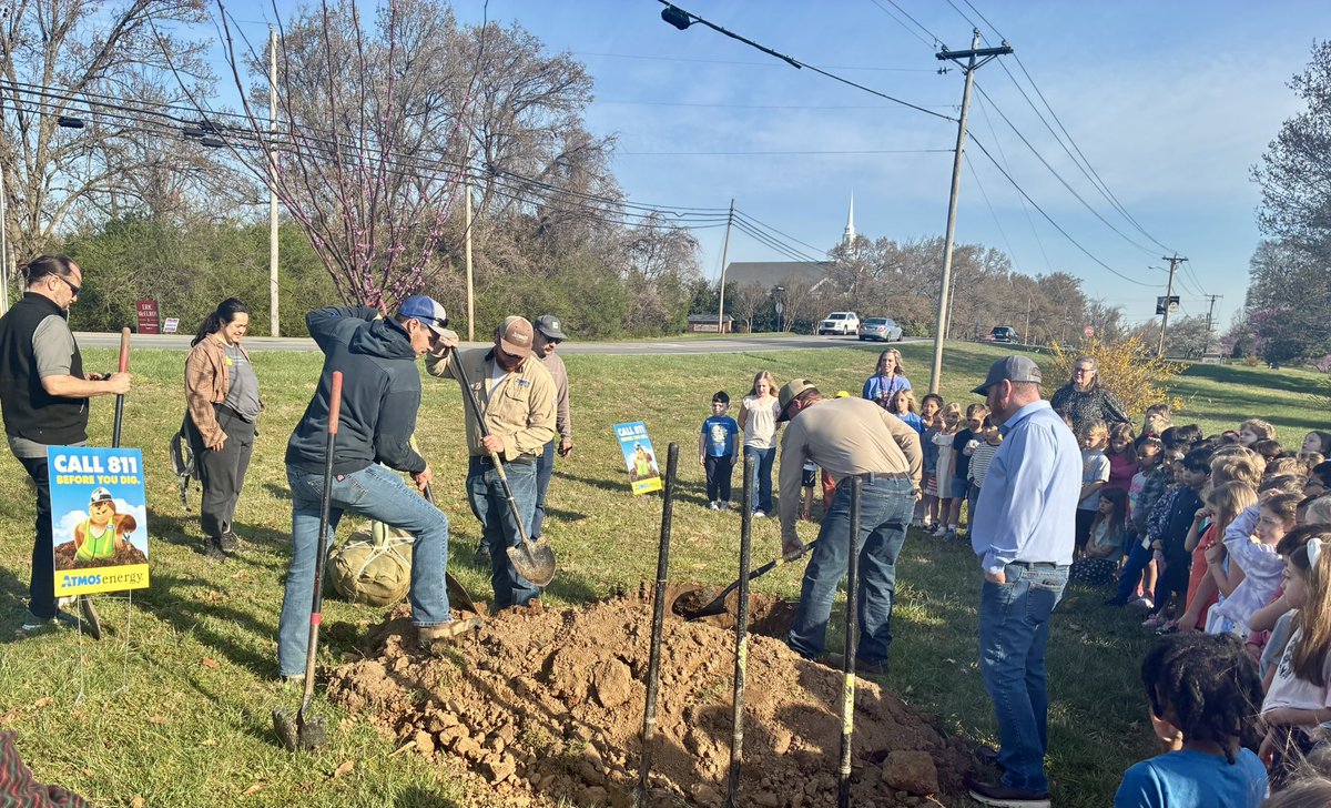 Moore Elementary tweet media