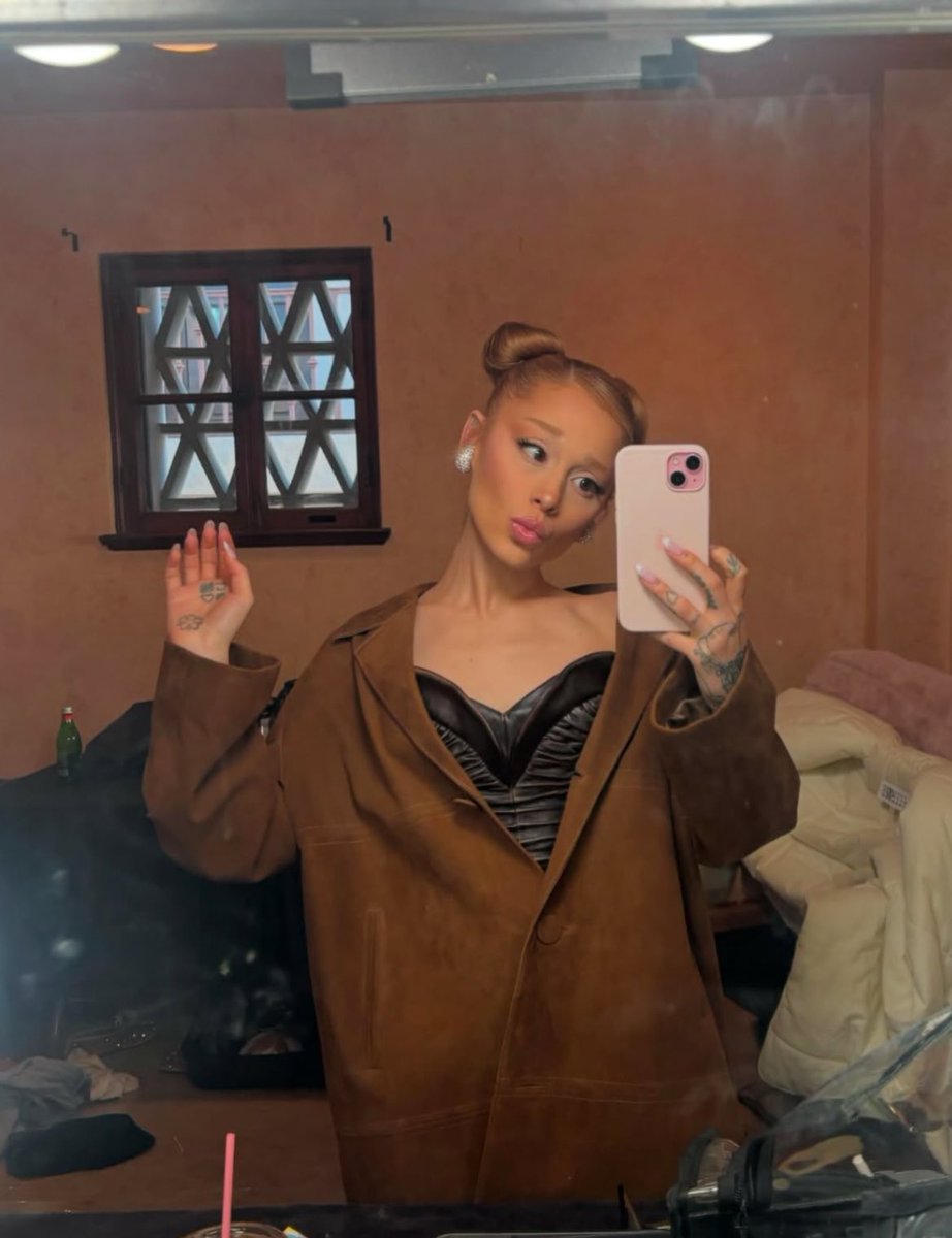 darianabrande tweet media