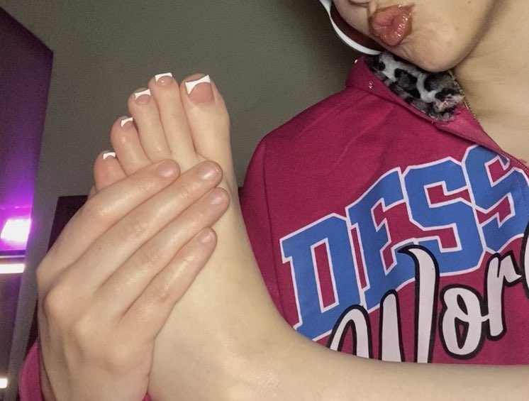 starfyeee's tweet photo. new pedi 🤍 . Dms are open now https://t.co/sn5l6dPAsD
